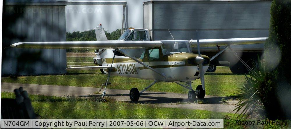 N704GM, 1976 Cessna 150M C/N 15078600, Looks like she's parked in a picnic area