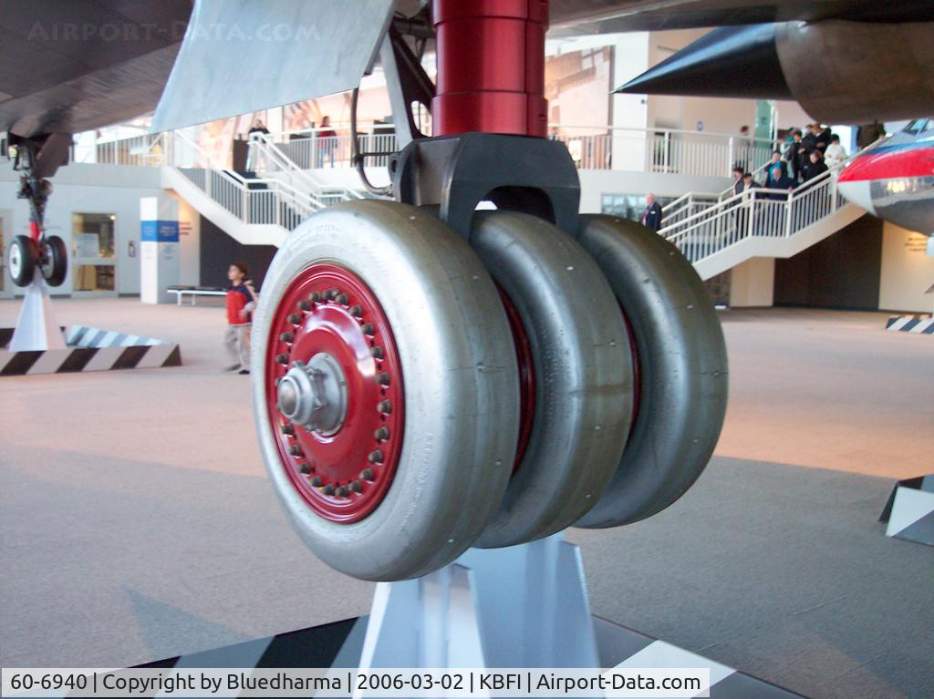 60-6940, 1962 Lockheed A-11 Blackbird C/N 134, Wheels Lockheed M-21 Blackbird with D-21B Drone, Museum of Flight Seattle