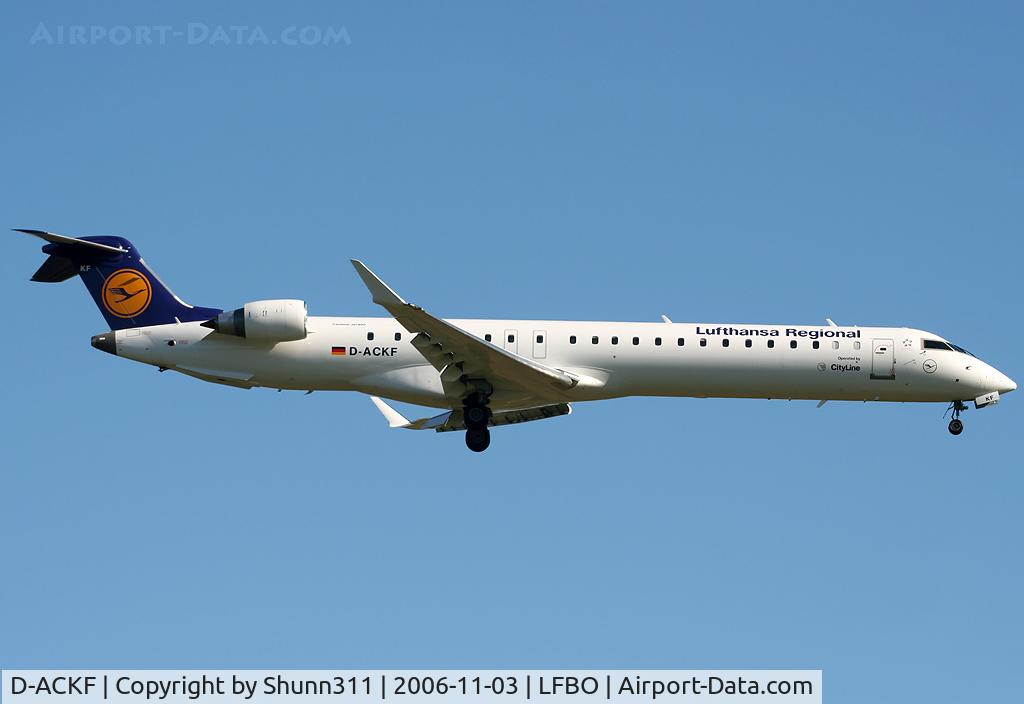D-ACKF, 2006 Bombardier CRJ-900LR (CL-600-2D24) C/N 15083, Landing rwy 14R