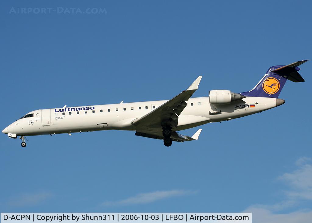D-ACPN, 2003 Bombardier CRJ-701ER (CL-600-2C10) Regional Jet C/N 10083, Landing rwy 32L