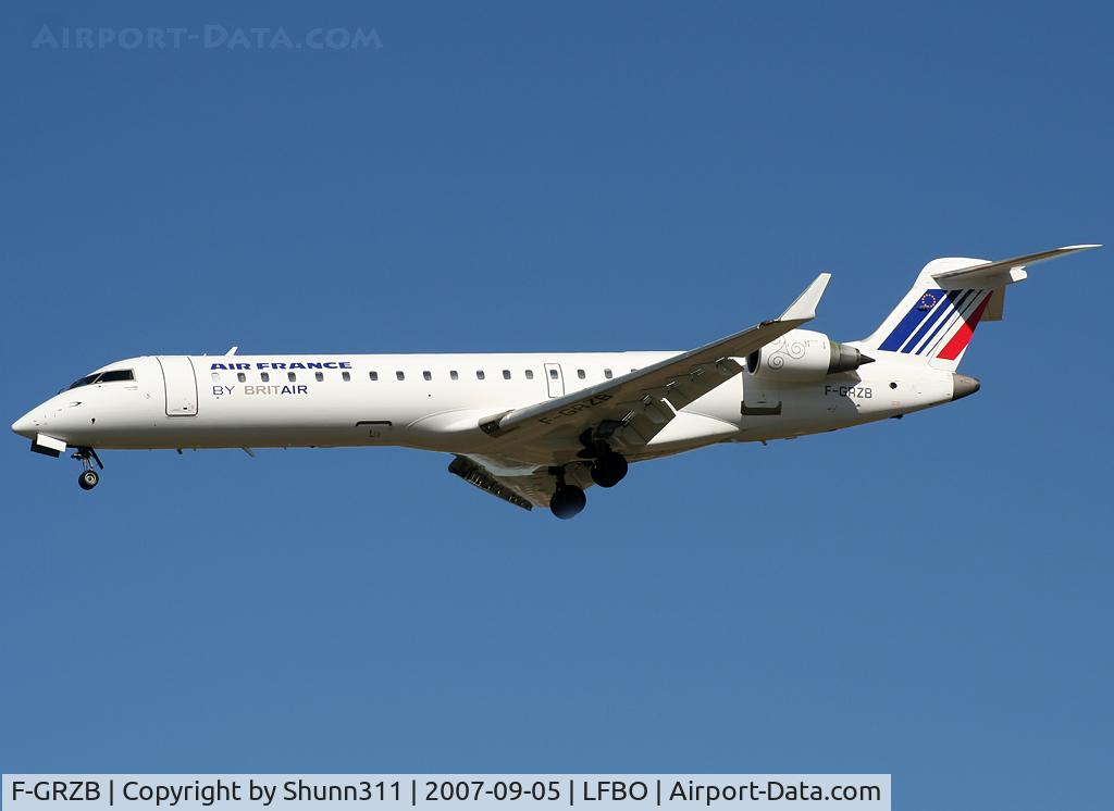 F-GRZB, Canadair CRJ-702 (CL-600-2C10) Regional Jet C/N 10007, Landing rwy 32L