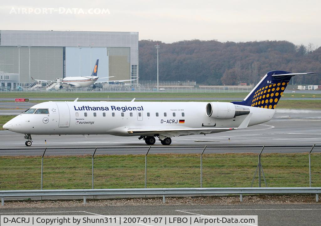 D-ACRJ, 2003 Canadair CRJ-200ER (CL-600-2B19) C/N 7864, Taxiing to the terminal