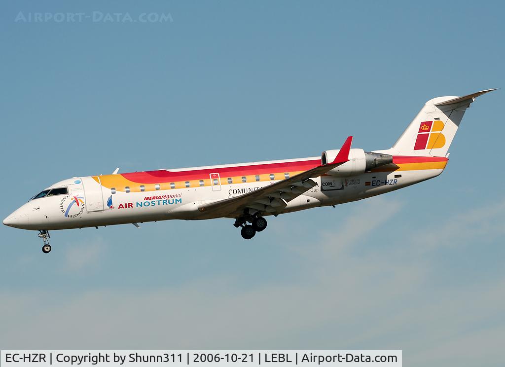 EC-HZR, Canadair CRJ-200ER (CL-600-2B19) C/N 7547, Landing rwy 25L