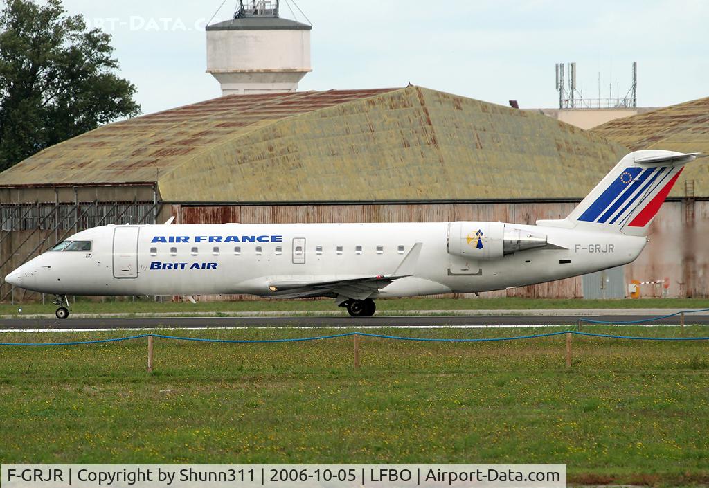 F-GRJR, 2000 Canadair CRJ-100ER (CL-600-2B19) C/N 7375, Ready to take off rwy 32R