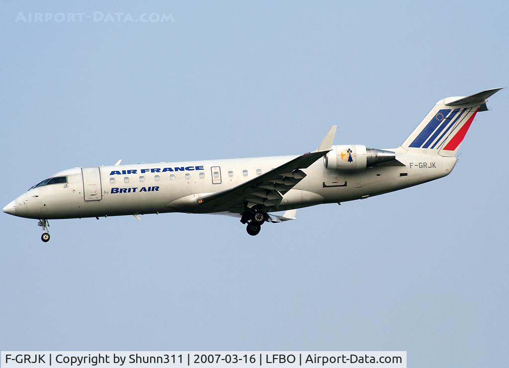 F-GRJK, 1998 Canadair CRJ-100ER (CL-600-2B19) C/N 7219, Landing rwy 32L