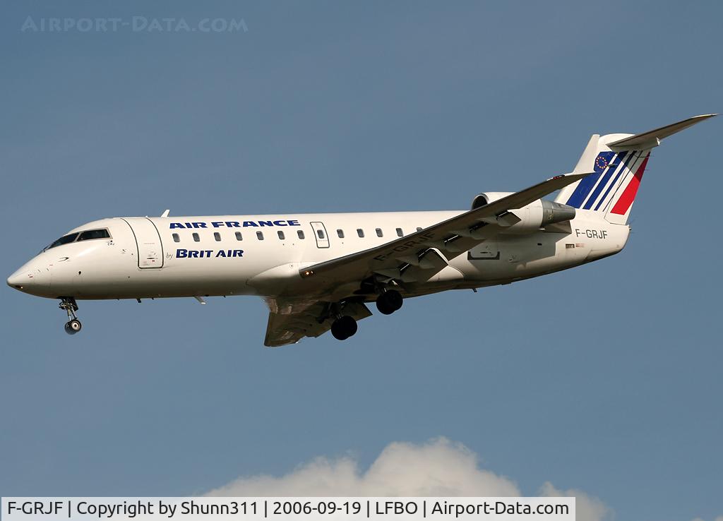 F-GRJF, Canadair CRJ-100ER (CL-600-2B19) C/N 7108, Landing rwy 32L