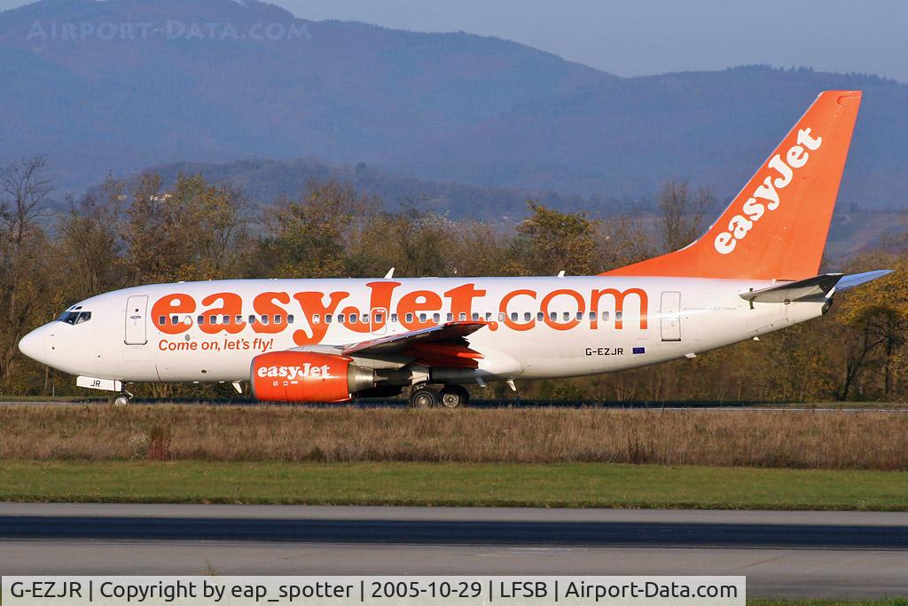 G-EZJR, 2002 Boeing 737-73V C/N 32413, departing to London LTN