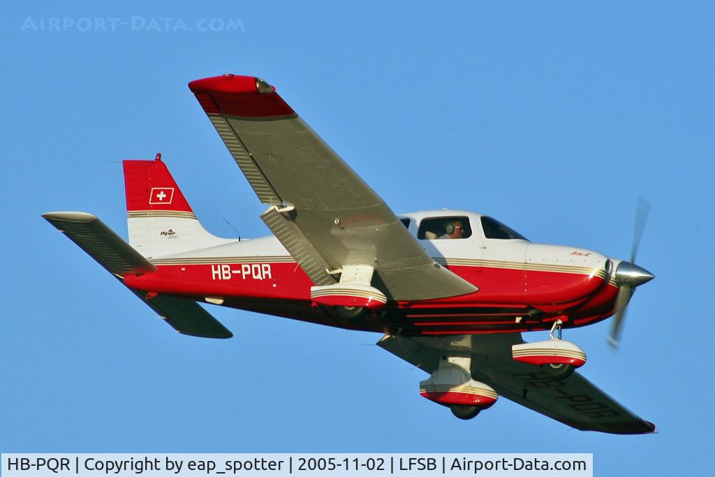 HB-PQR, 2000 Piper PA-28-181 Archer III C/N 2843363, landing on rwy 16