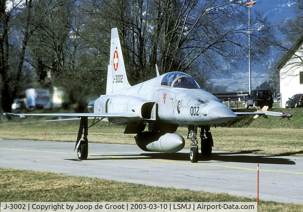 J-3002, Northrop F-5E Tiger II C/N L.1002, This Tiger was sold to the US NAvy and now it flies as 761527 in the agressor role.