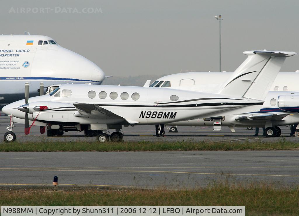 N988MM, 1993 Beech B200 Super King Air King Air C/N BB-1462, Parked at the general aviation apron