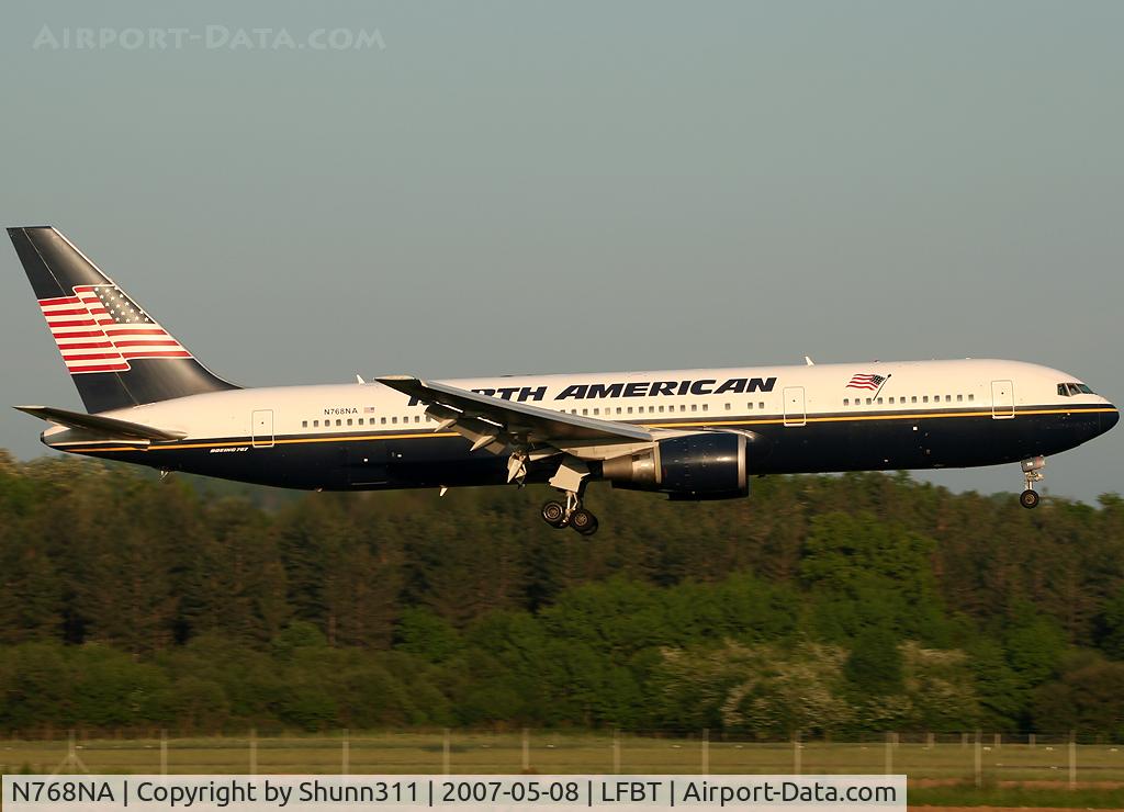 N768NA, 1999 Boeing 767-36NER C/N 29898, Landing rwy 20