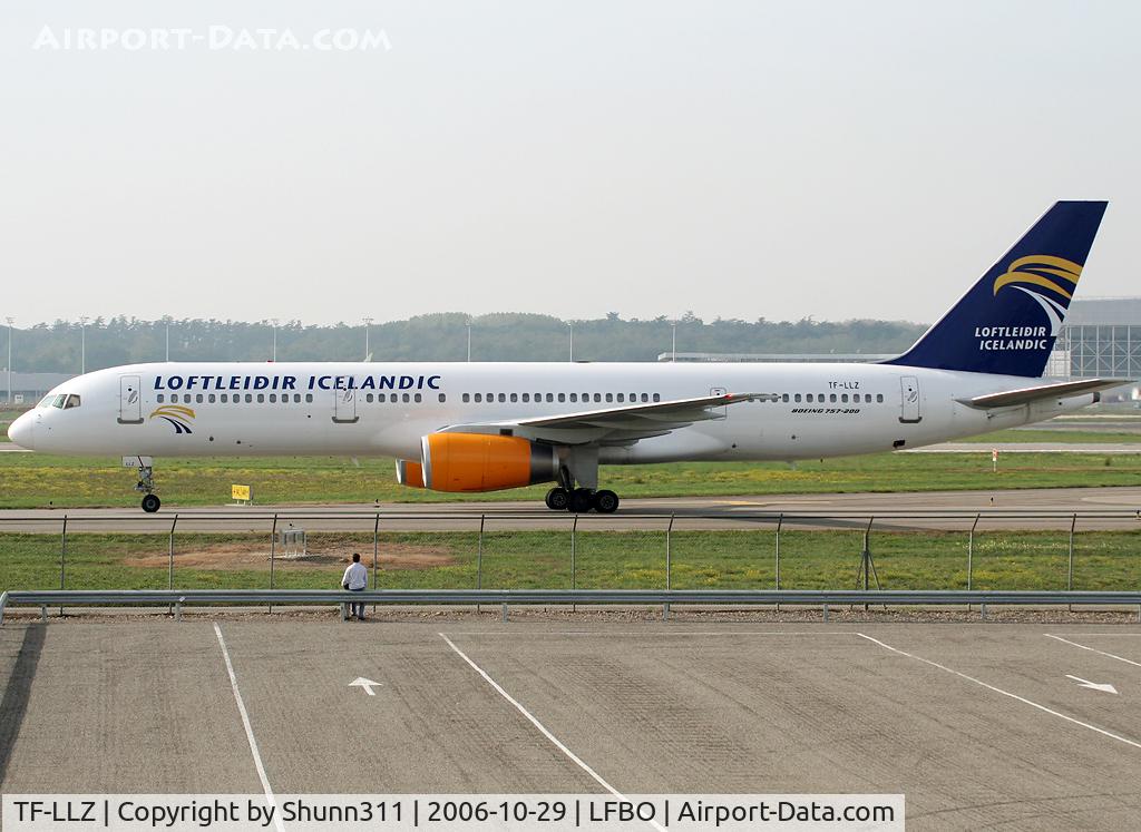 TF-LLZ, 1987 Boeing 757-225 C/N 22691, Taxiing to the terminal... BIE flight