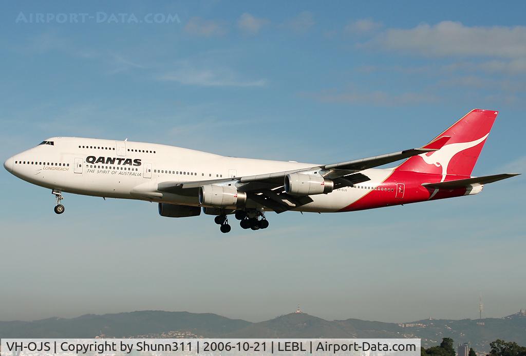 VH-OJS, 1999 Boeing 747-438 C/N 25564, Landing rwy 25L