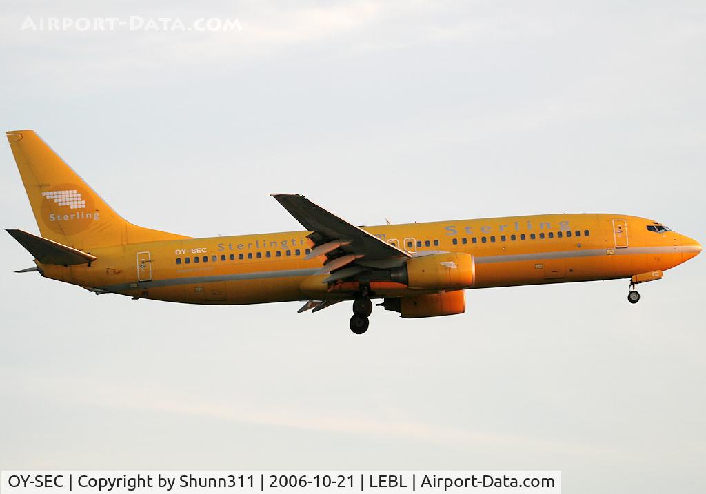 OY-SEC, 1999 Boeing 737-8Q8 C/N 28221, Landing rwy 25L
