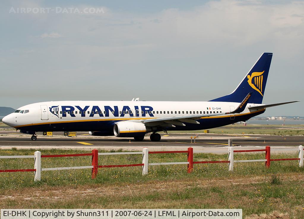 EI-DHK, 2005 Boeing 737-8AS C/N 33820, Line up rwy 32R for departure