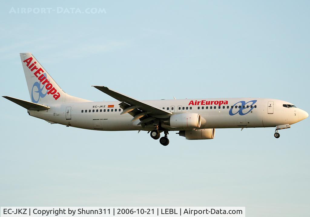 EC-JKZ, 2005 Boeing 737-86N C/N 34251, Landing rwy 25R