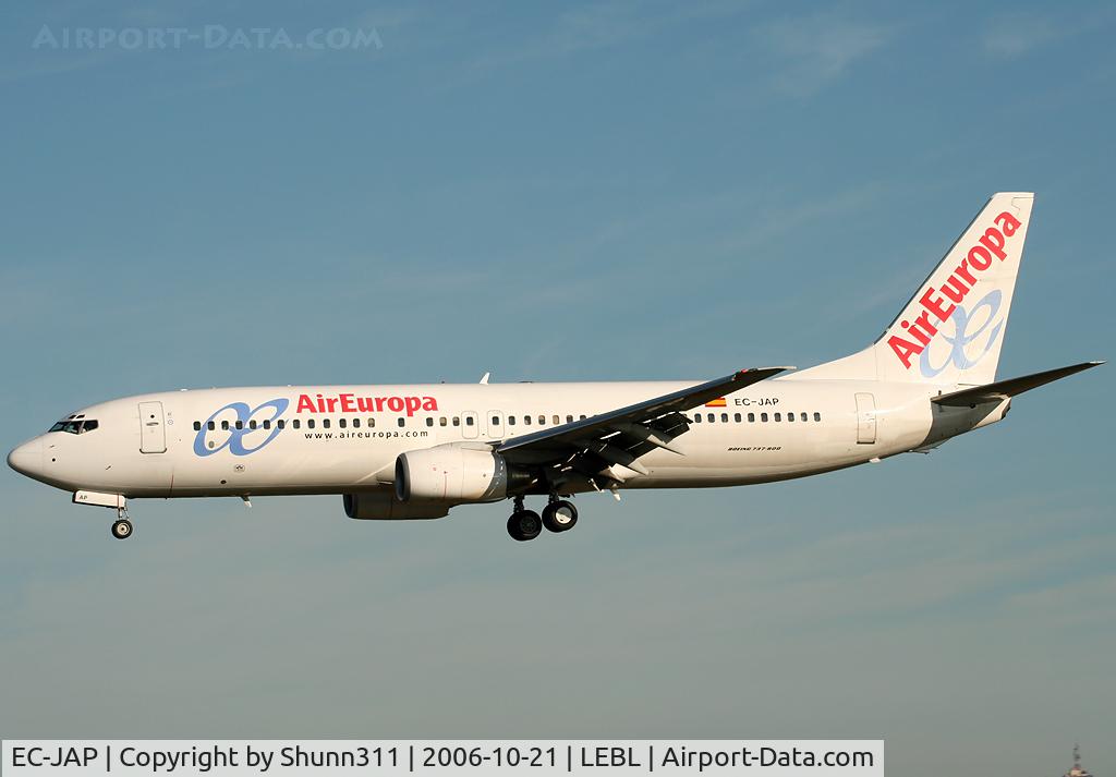 EC-JAP, 2004 Boeing 737-85P C/N 33971, Landing rwy 25L