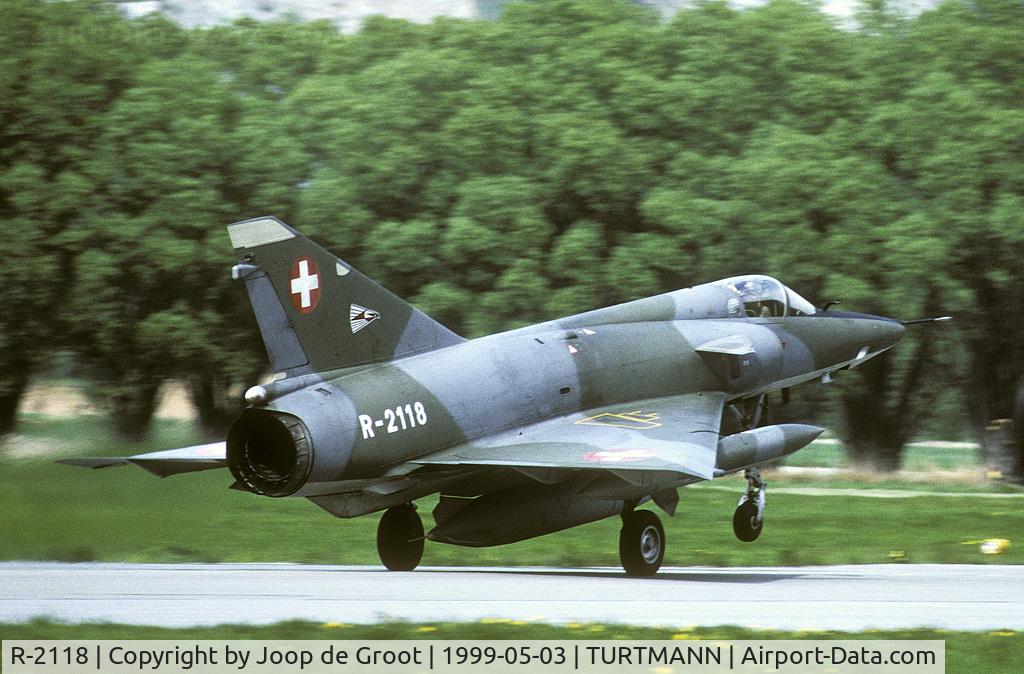 R-2118, Dassault Mirage IIIRS C/N 17-26-150/1038, Making a touch and go at Turtmann