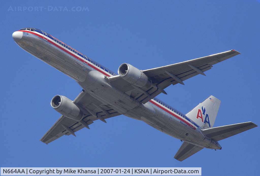 N664AA, 1992 Boeing 757-223 C/N 25298, AA B737-823 Climbing the sky.