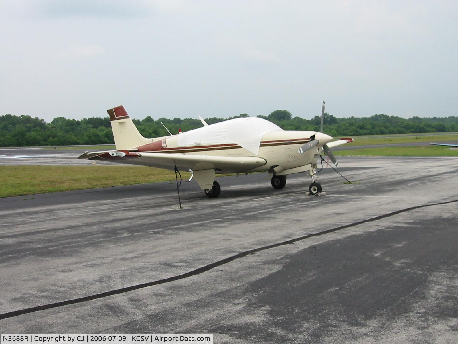 N3688R, 1980 Beech F33A Bonanza C/N CE-918, On The Ramp Crossville TN