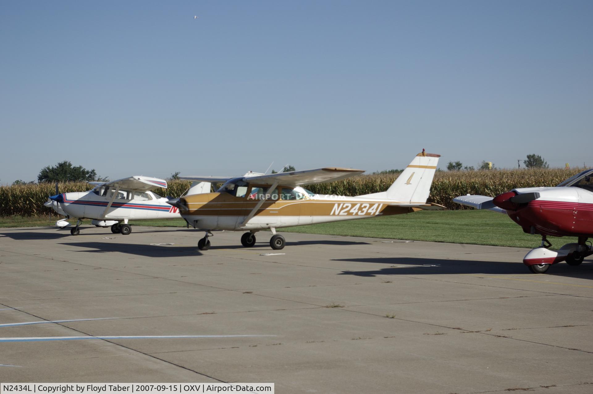 N2434L, 1966 Cessna 172H C/N 17255634, Knoxville Fly In