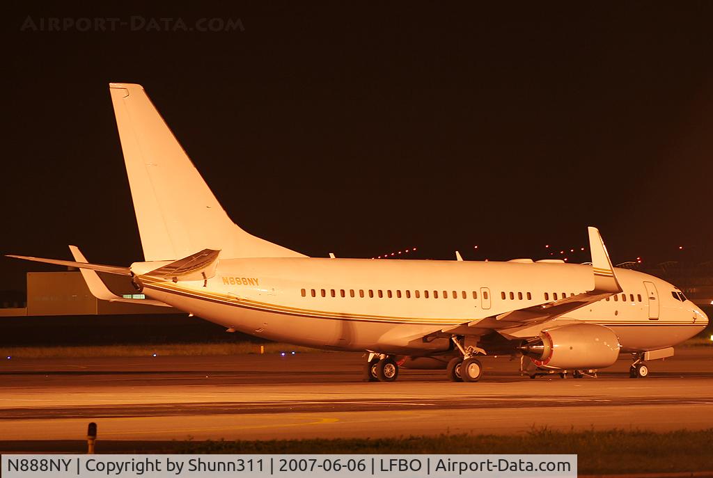 N888NY, 1999 Boeing 737-7CG BBJ C/N 30751, Parked at the general aviation apron