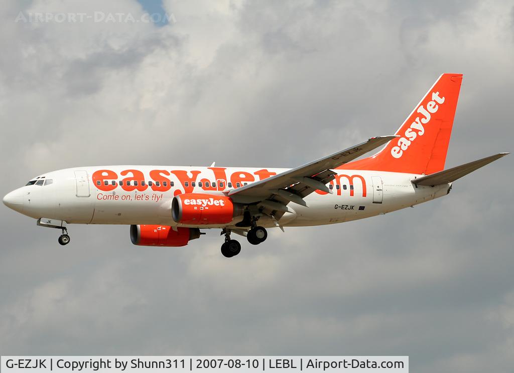 G-EZJK, 2002 Boeing 737-73V C/N 30246, Landing rwy 25R