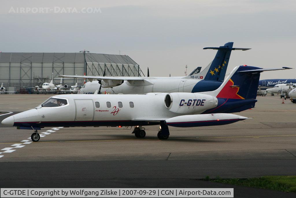 C-GTDE, 1976 Gates LearJet 35 C/N 35-057, visitor