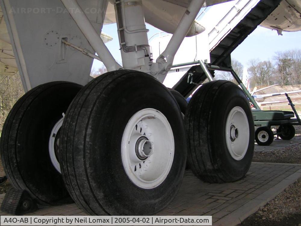 A4O-AB, 1963 Vickers VC10 Srs 1103 C/N 820, Main landing gear of the aircraft.
