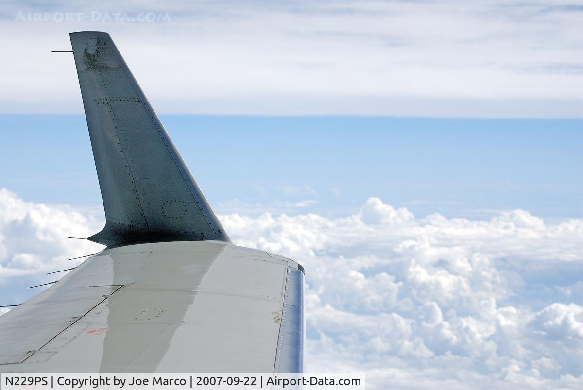 N229PS, 2004 Bombardier CRJ-200ER (CL-600-2B19) C/N 7898, In Air