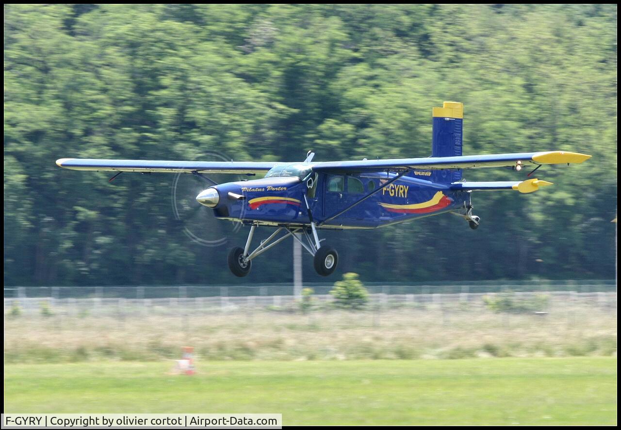 F-GYRY, Pilatus PC-6/B2-H4 Turbo Porter C/N 935, landing at Lyon corbas airshow, 2006