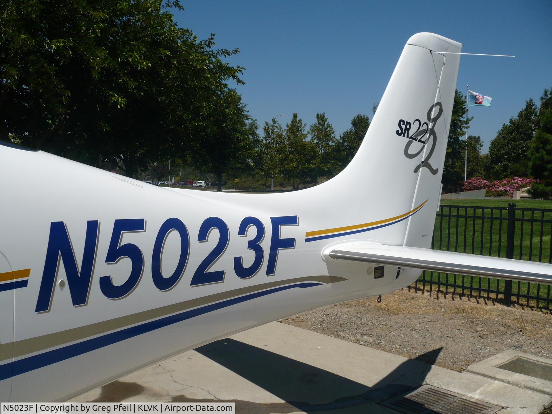 N5023F, 2004 Cirrus SR22 C/N 0842, Taken after washing her down