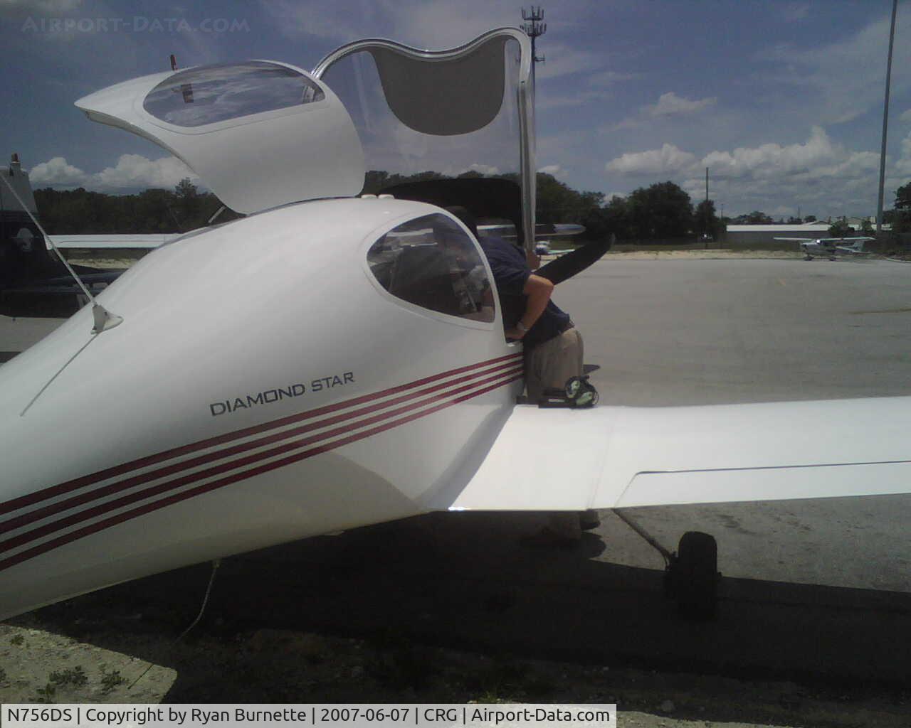N756DS, 2004 Diamond DA-40 Diamond Star C/N 40.361, Ride in the DA40.