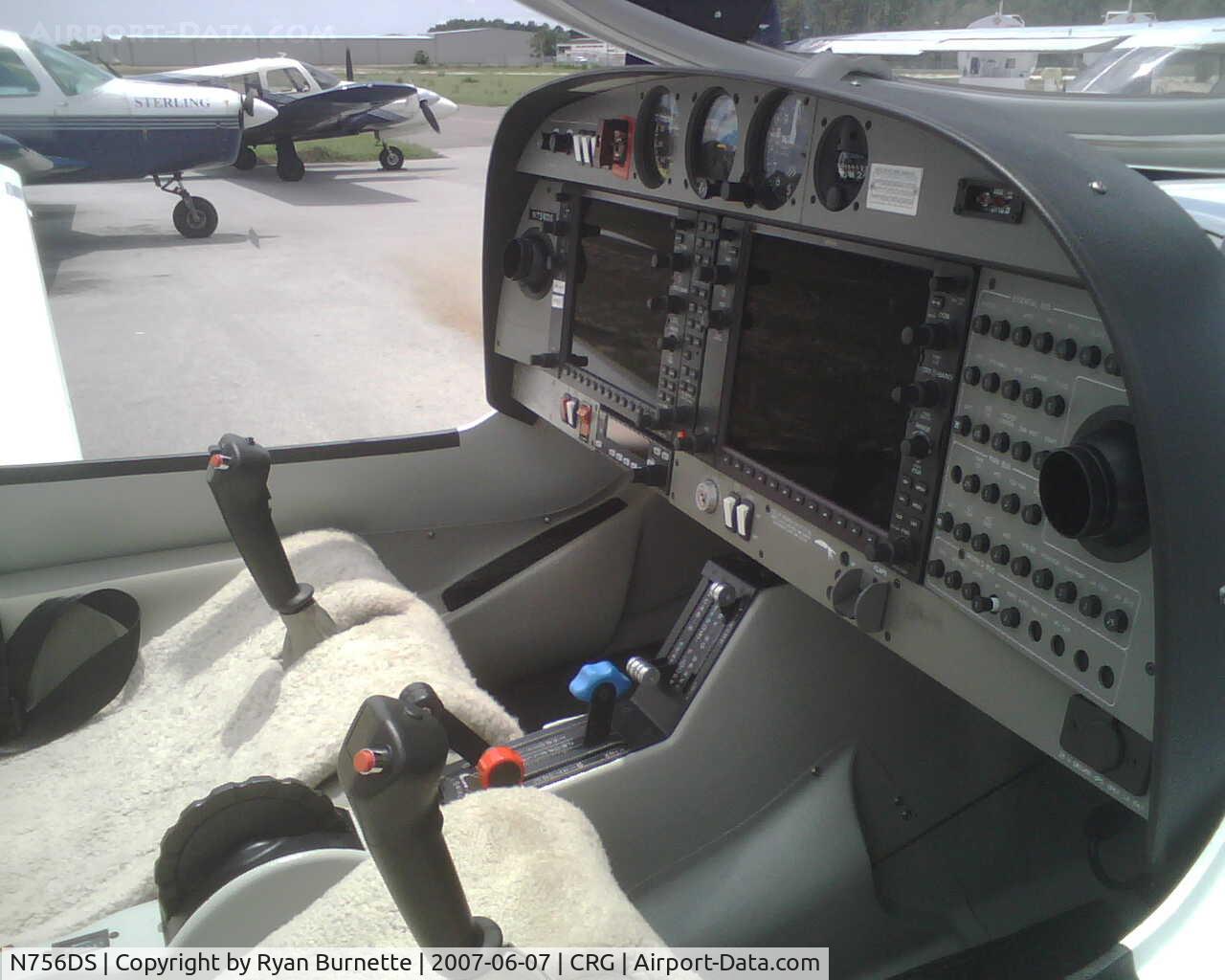 N756DS, 2004 Diamond DA-40 Diamond Star C/N 40.361, G1000!