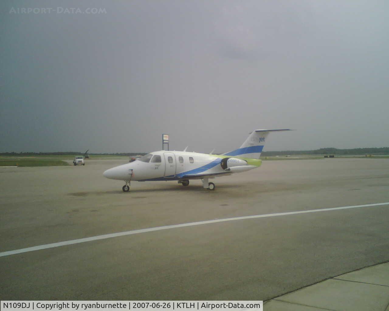 N109DJ, 2006 Eclipse Aviation Corp EA500 C/N 000006, Parked at Flightline FBO, Tallahassee Regl for a day trip.  Vive Dayjet!