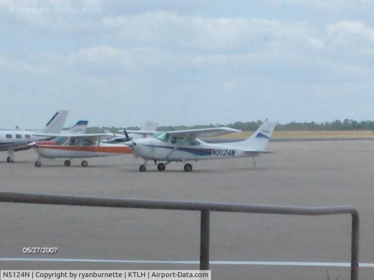 N5124N, Cessna 182Q Skylane C/N 18267531, Parked at Flightline FBO, Tallahassee Regl.