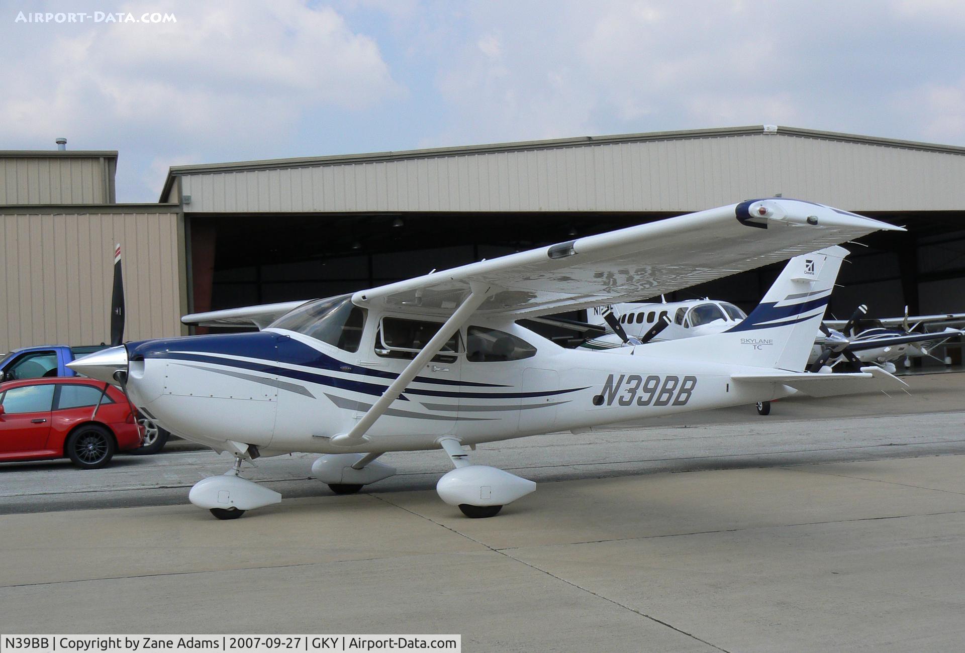 N39BB, 2005 Cessna T182T Turbo Skylane C/N T18208360, On the ramp at Arlington Muni
