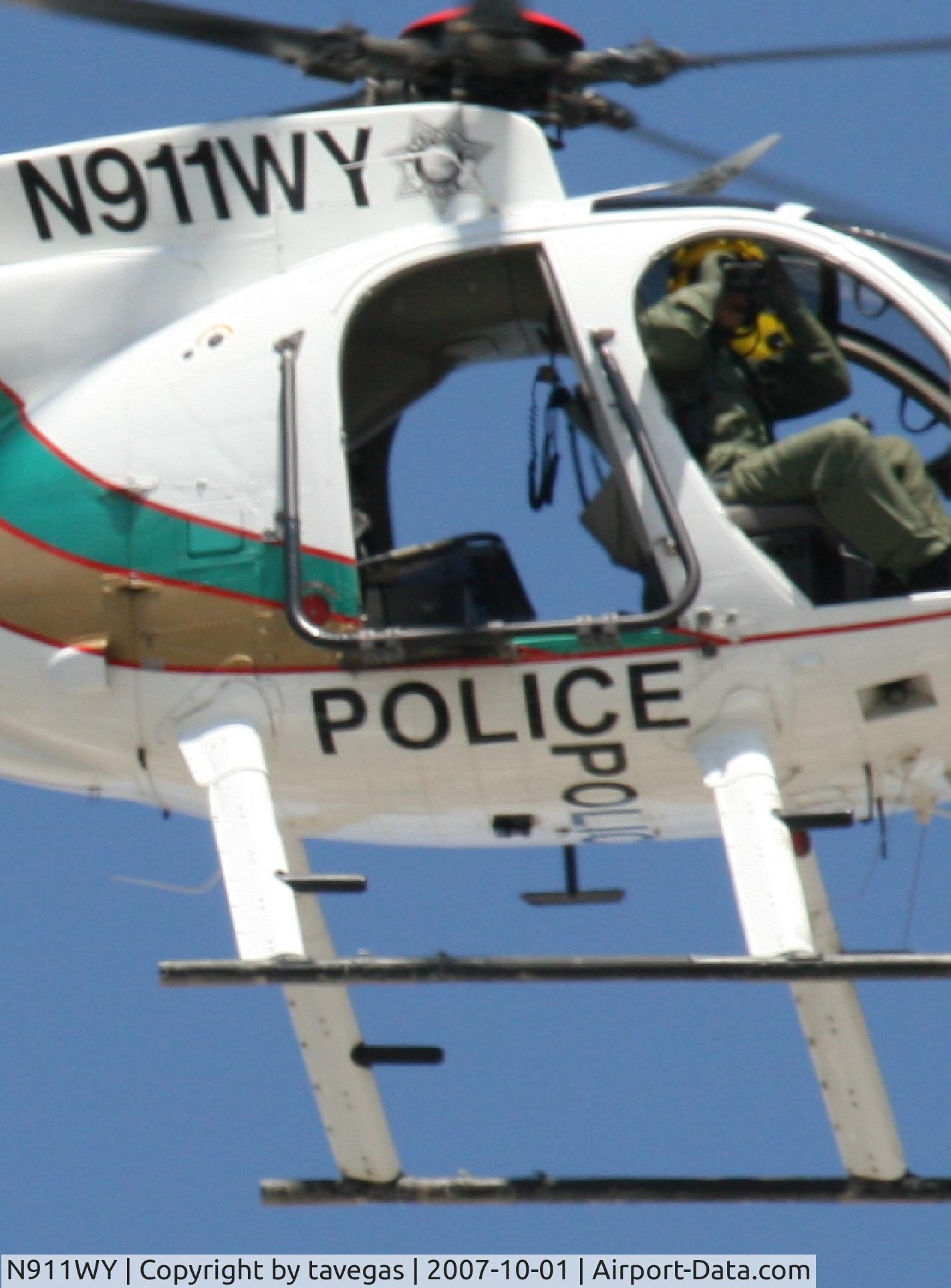 N911WY, 2000 MD Helicopters 369FF C/N 0144FF, closer, 400mm handheld 30d.