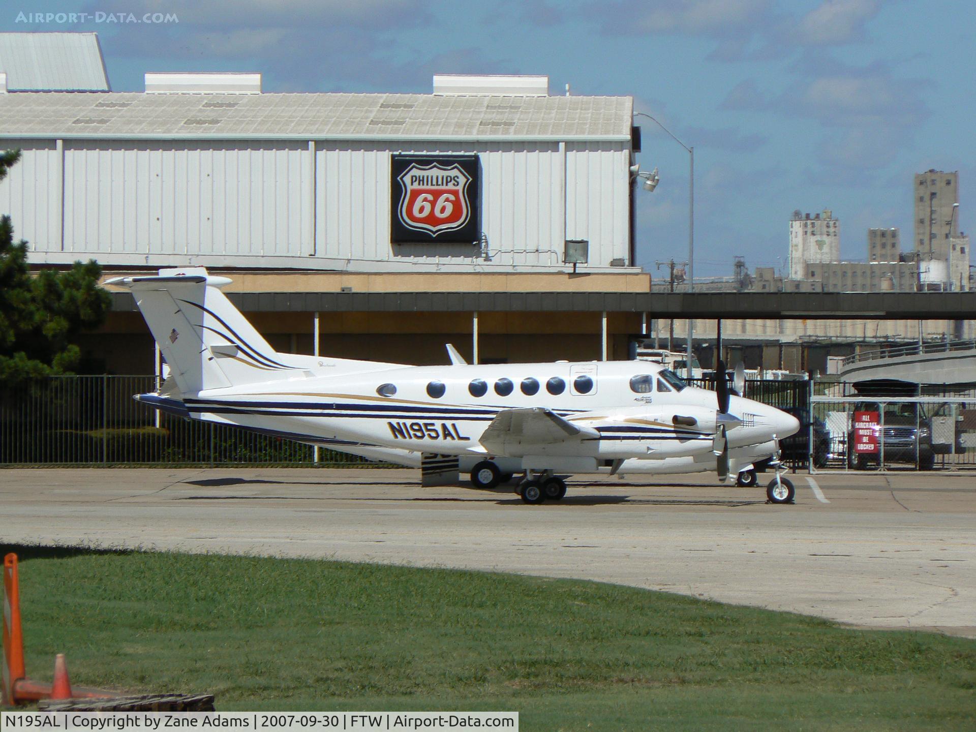 N195AL, 1986 Beech 300 C/N FA-102, At Texas Jet