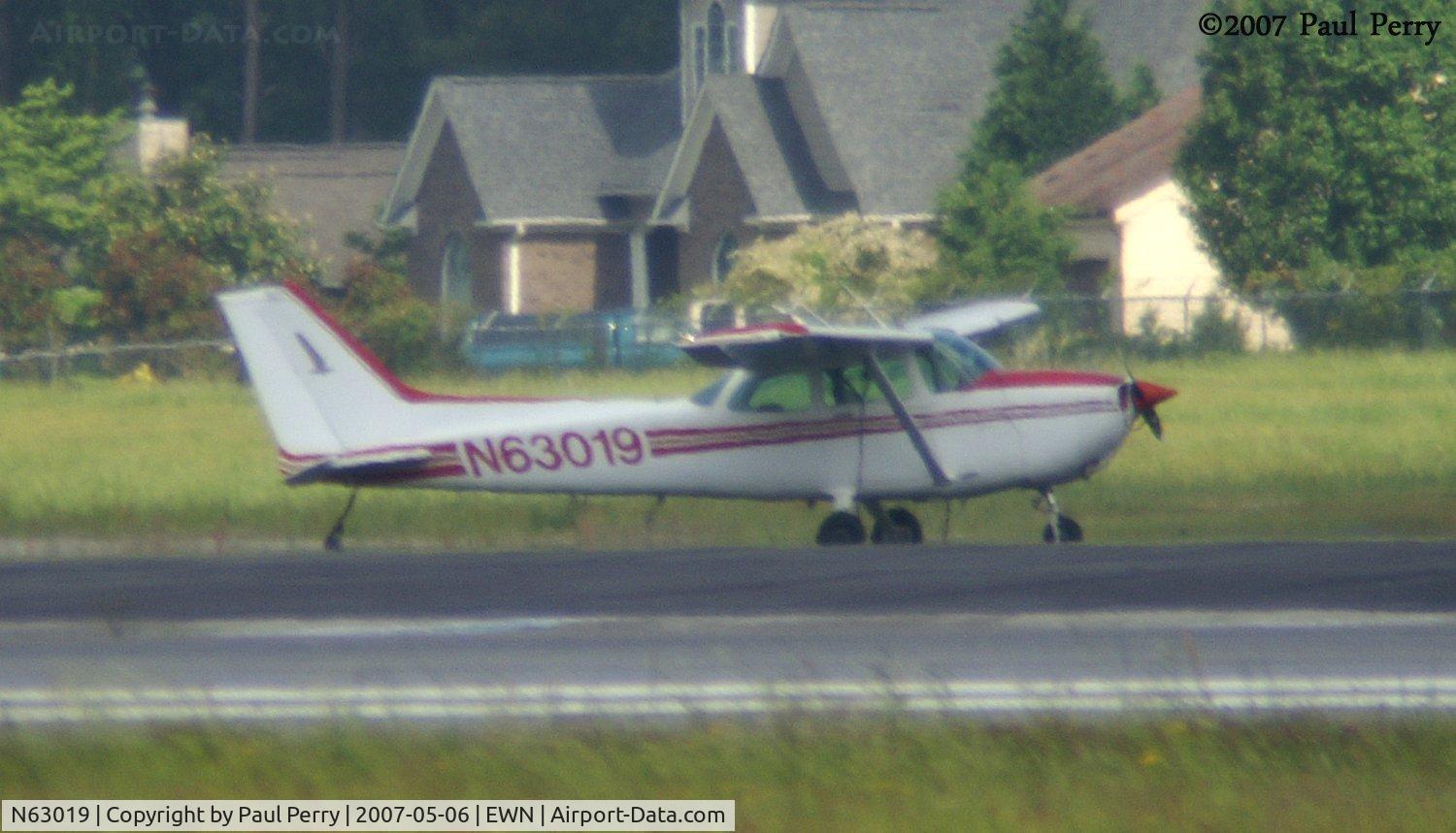 N63019, 1981 Cessna 172P C/N 17275379, Tied down on a quiet spot of apron