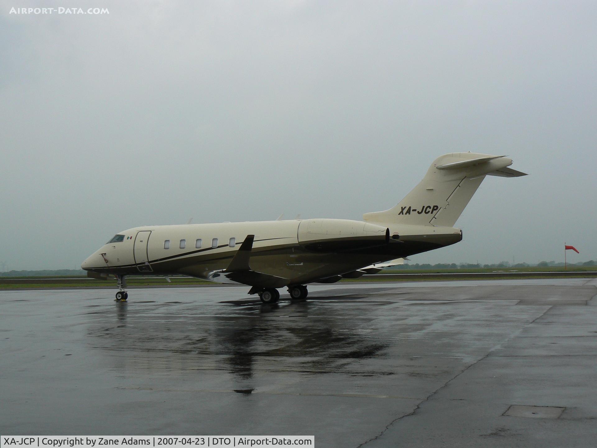 XA-JCP, Bombardier Challenger 300 (BD-100-1A10) C/N 20014, On the ramp at Denton, TX