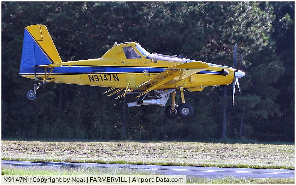 N9147N, 2001 Air Tractor Inc AT-602 C/N 602-0623, Taking off to fertilize Pine trees