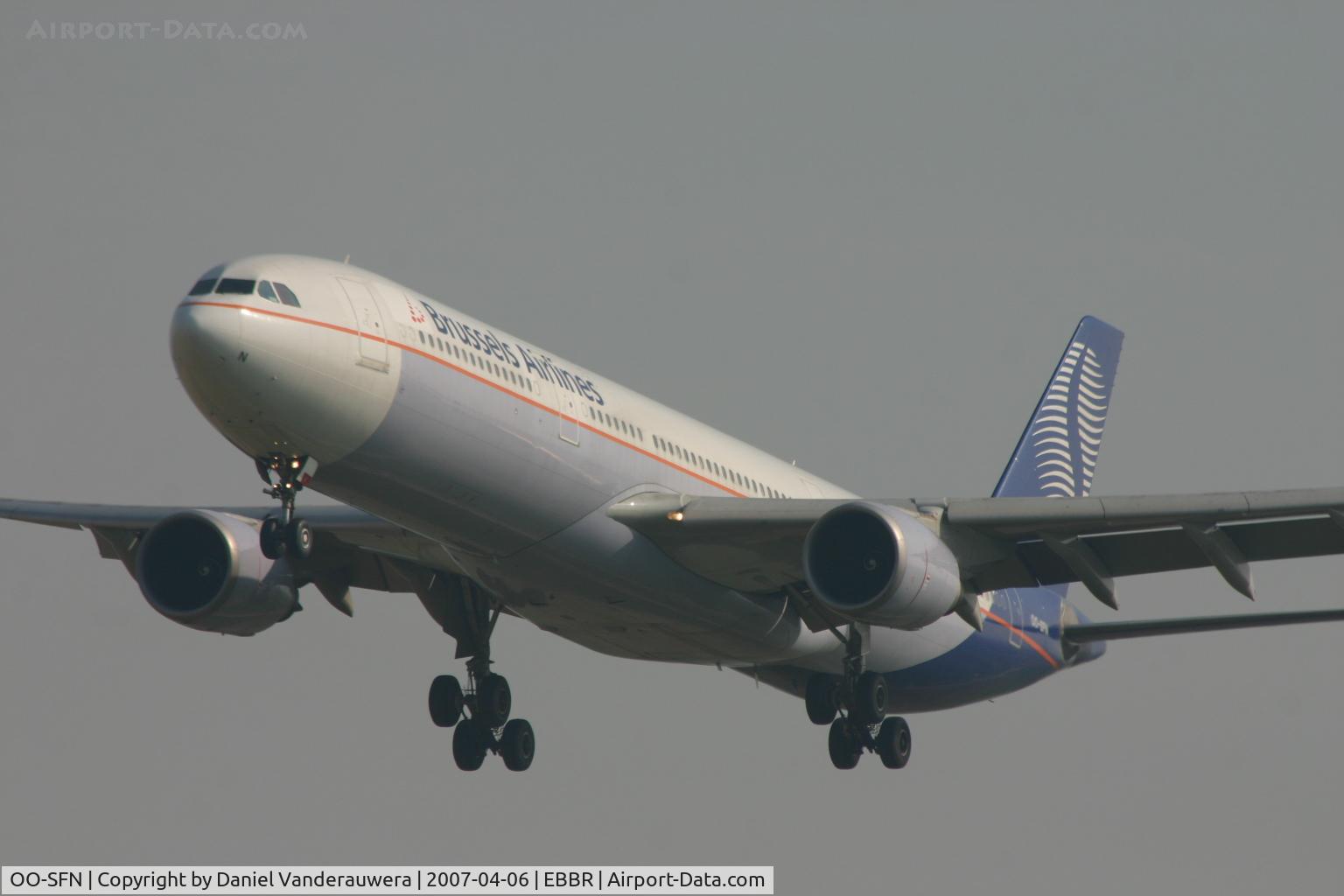 OO-SFN, 1993 Airbus A330-301 C/N 037, descending to RWY 25L