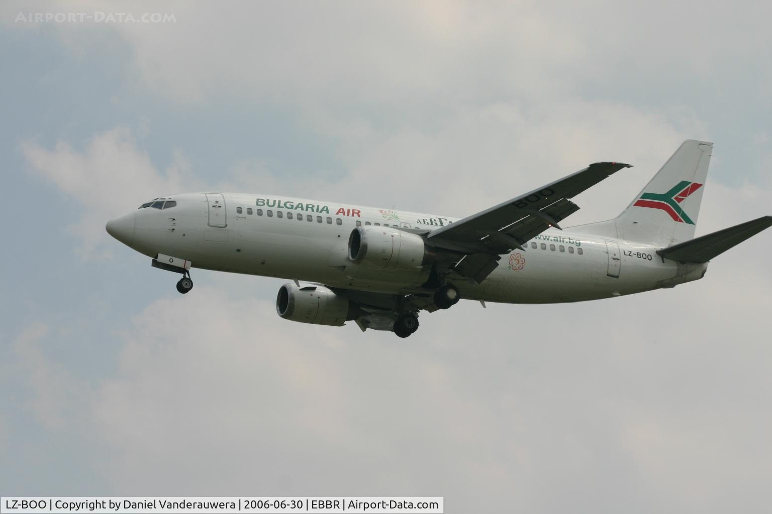 LZ-BOO, 1992 Boeing 737-341 C/N 26852/2273, arrival of flight FB7801 to rwy 02
