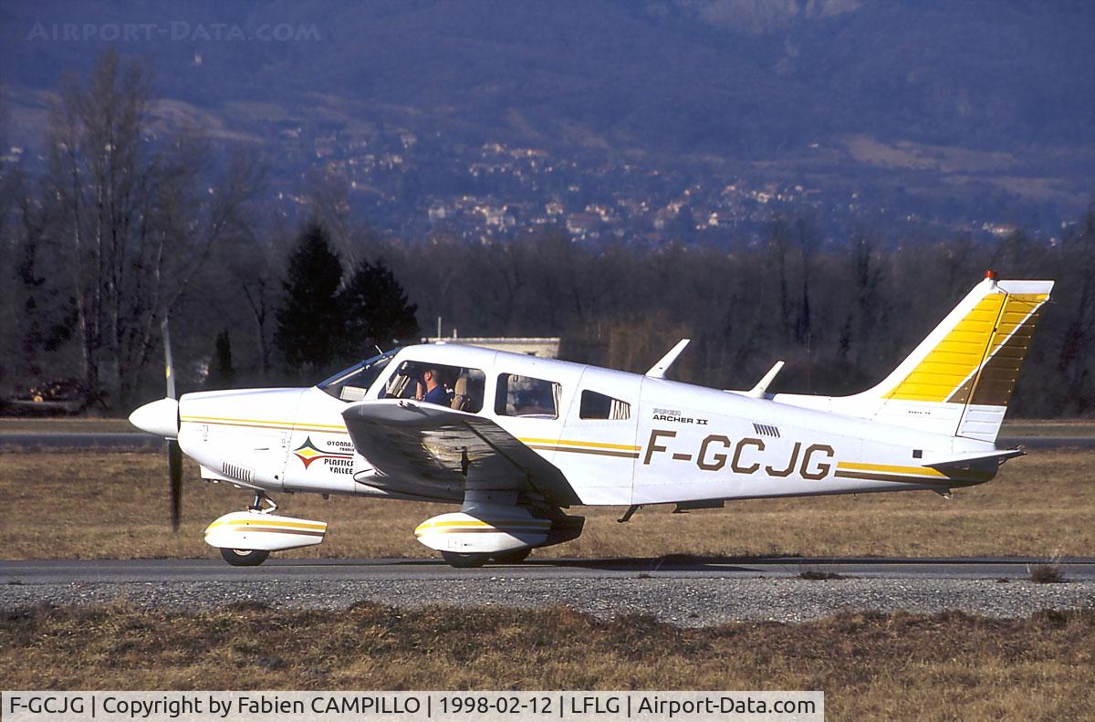 F-GCJG, Piper PA-28-181 Archer C/N 288090219, Grenoble Le Versoud