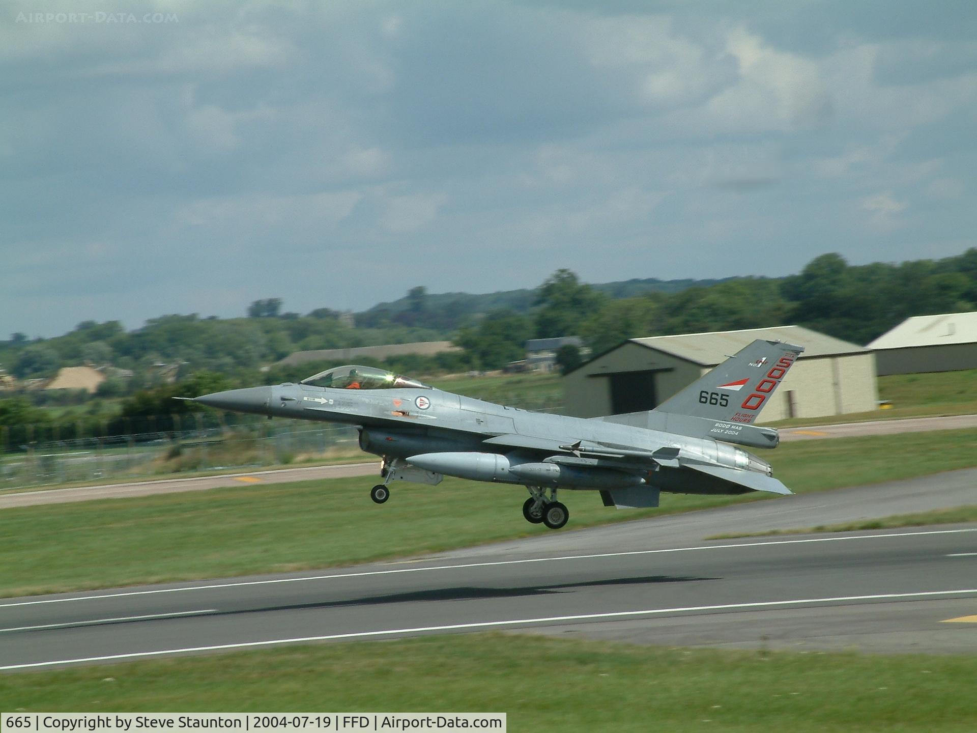 665, Fokker F-16AM Fighting Falcon C/N 6K-37, Royal International Air Tattoo 2004