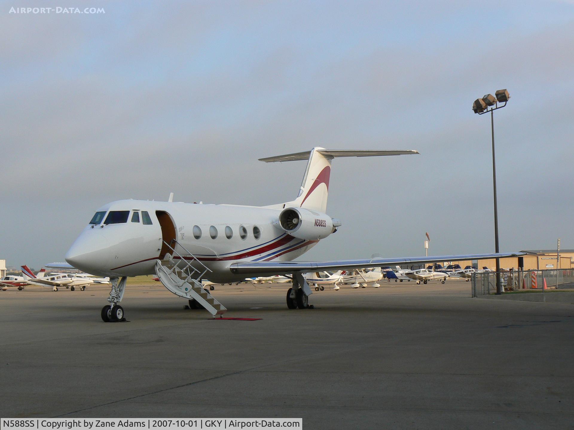 N588SS, 1974 Grumman G-1159 Gulfstream II C/N 142, Sammy Sosa's (Baseball Player) Gulfstream at Arlington