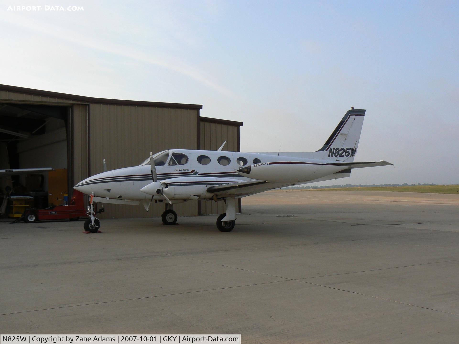 N825W, Cessna 340A C/N 340A0728, on the ramp at Arlington Muni
