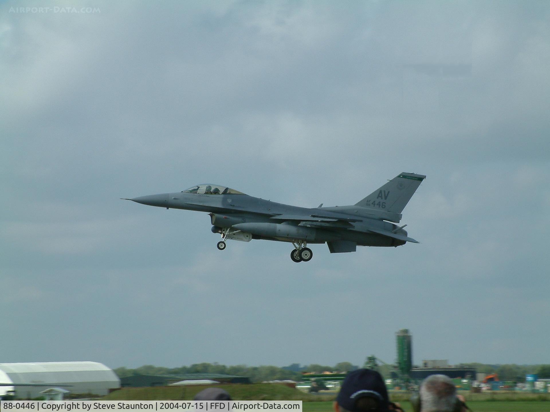 88-0446, 1988 General Dynamics F-16CG Night Falcon C/N 1C-48, Royal International Air Tattoo 2004