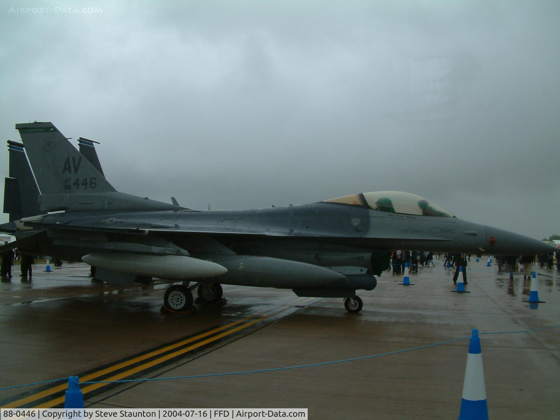 88-0446, 1988 General Dynamics F-16CG Night Falcon C/N 1C-48, Royal International Air Tattoo 2004